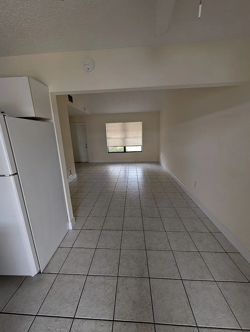 1382 Birkdale Dr — Photo 2