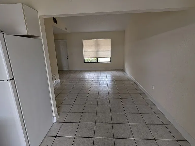 1382 Birkdale Dr — Photo 2