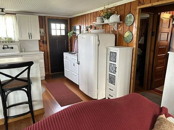 5th image of 8021 E Houghton Lake Dr