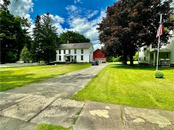 15 Albany St, Oxford, NY 13830