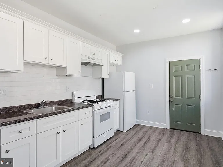 1406 S Allison St — Photo 11