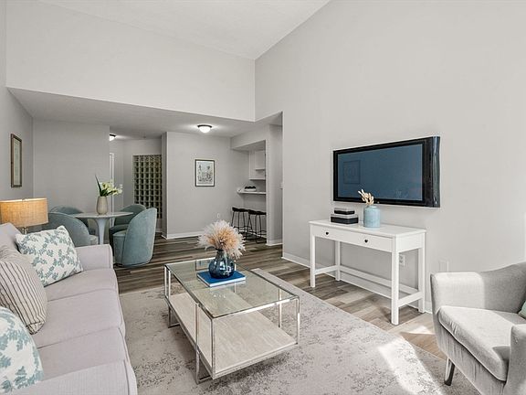 4th image of 60 Gibson St APT 304