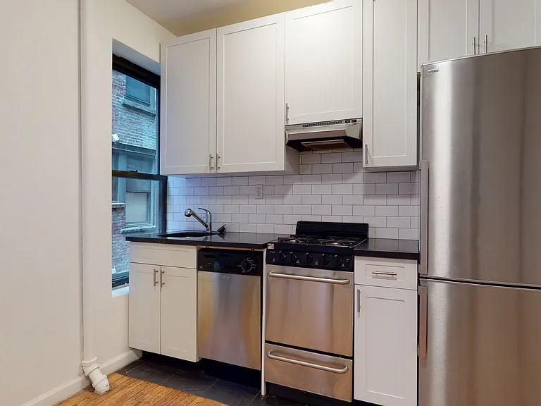 334 E 78th St #21 — Photo 5