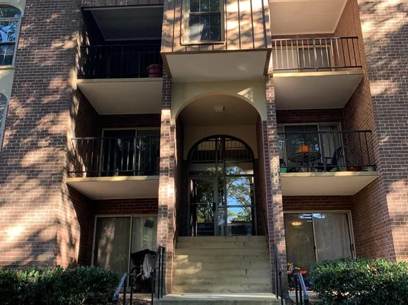 3300 Woodburn Village Dr APT 31, Annandale, VA 22003