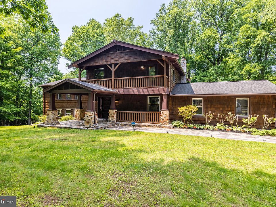 11318 Beach Mill Rd, Great Falls, VA 22066 Zillow