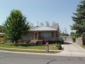 1st image of 1630 W Leland Dr