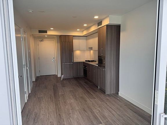 4th image of 9675 King George Blvd #1108