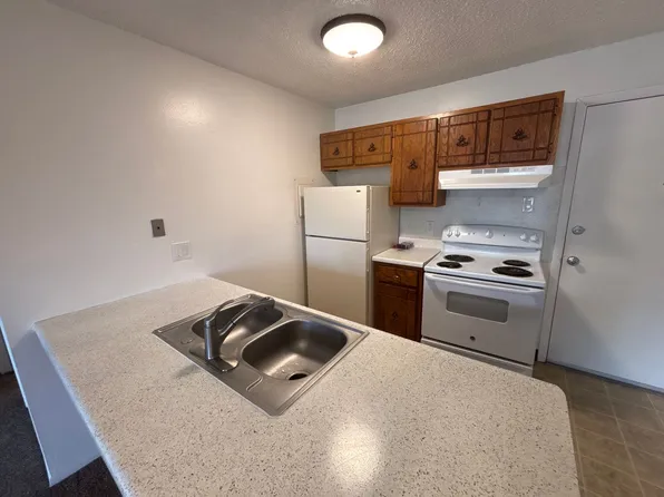 1691 Moore Ave APT 4, Pueblo, CO 81005