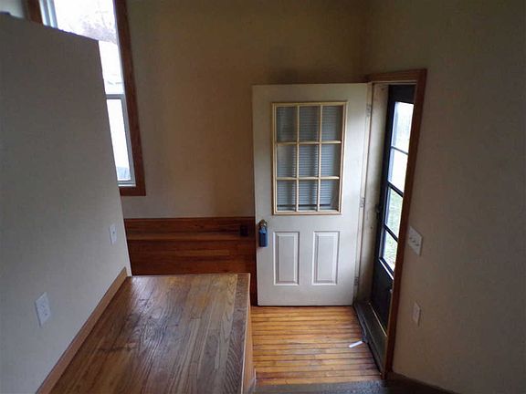 3rd image of 518 E Parkway Ave