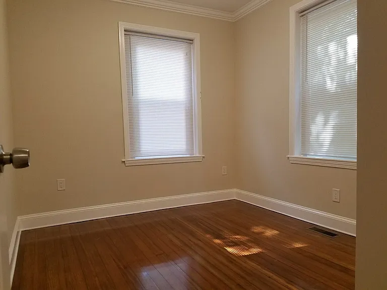 14 Townsend St — Photo 3