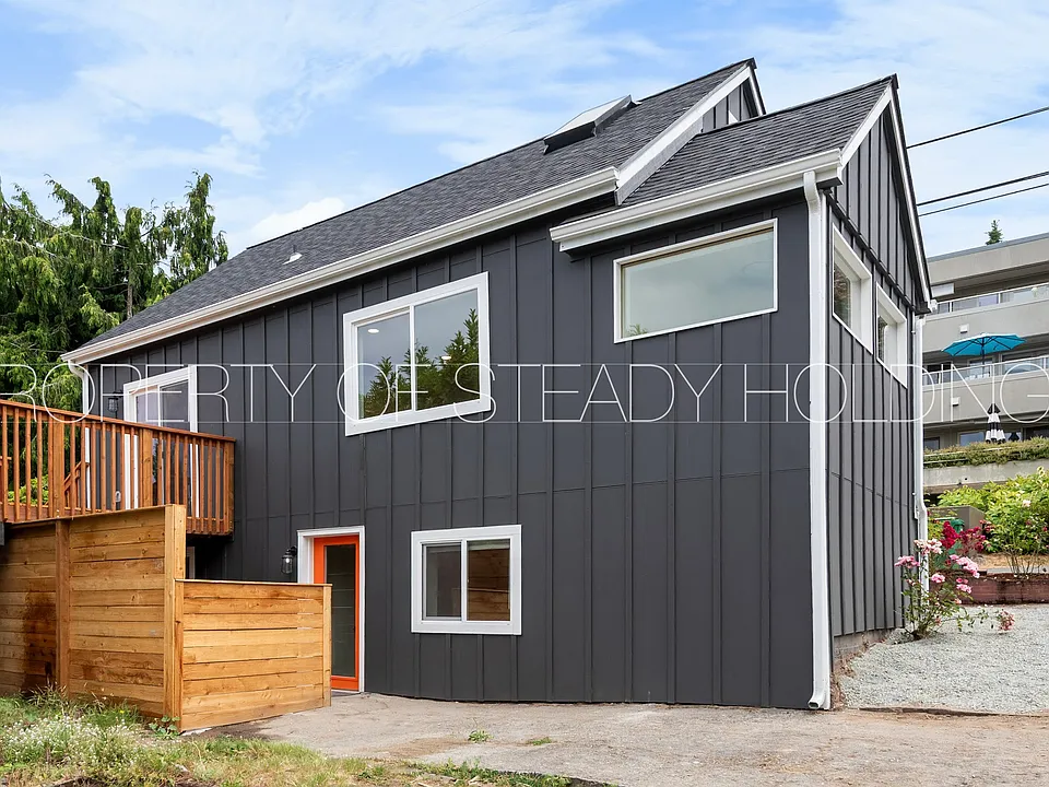 4414 SW Oregon St #B