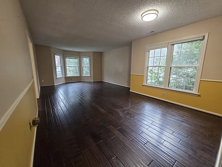 553 Broad Bend Cir — Photo 14