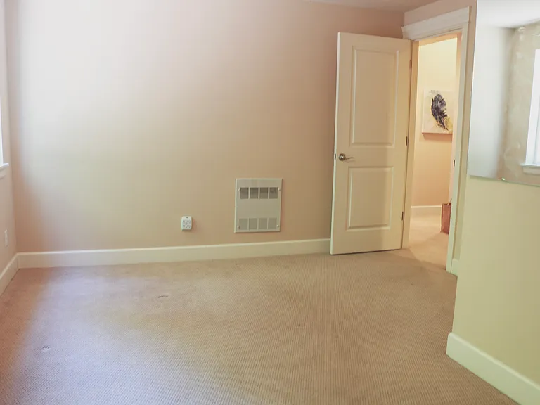 1314 W Ruffner St — Photo 12