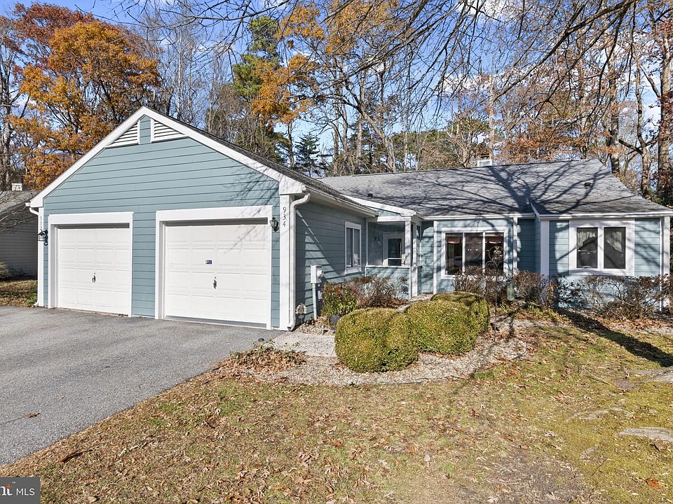 1st image of 934 James Ct