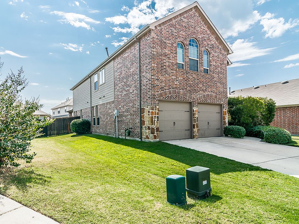 1st image of 1438 Sparrow Dr