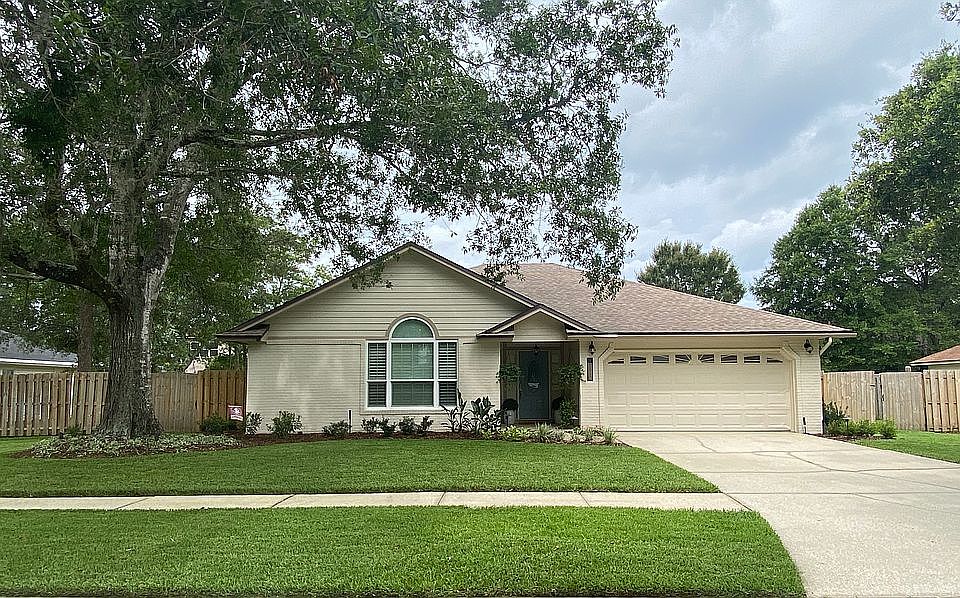 2nd image of 11790 Mountain Wood Ln