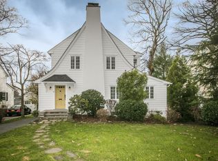 16 Spruce Rd, Larchmont, NY 10538