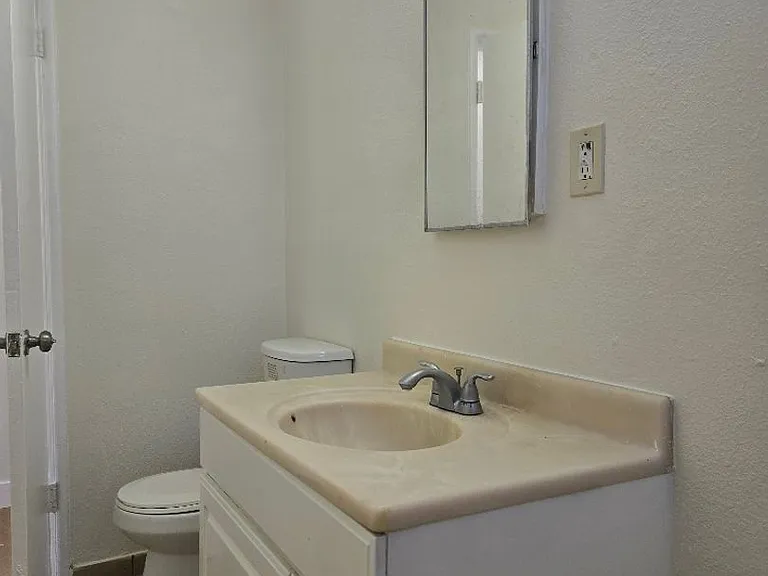 15904 Sherman Way #3 — Photo 7
