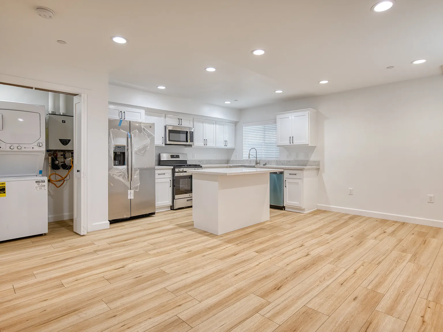 1 bed, 570 sqft, $1,925 — Photo 4