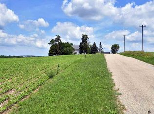 1974 Leslie Rd, Stoughton, WI 53589