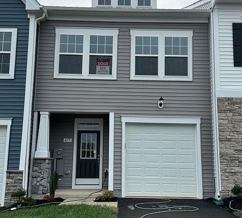 2nd image of 473 Hillsdale Pl