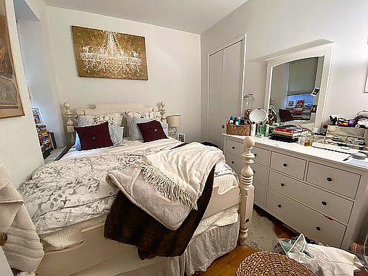 5th image of 206 E 17th St APT 2C