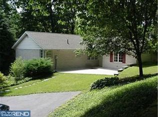 274 Hill Rd, Robesonia, PA 19551