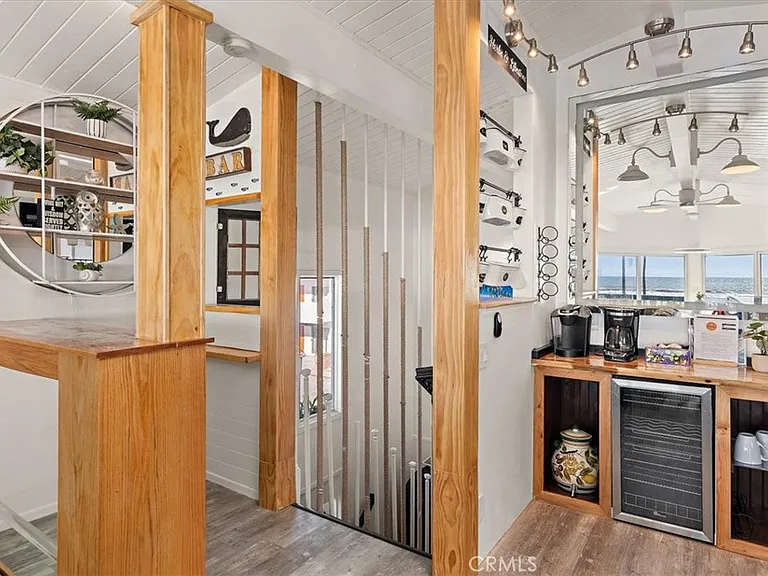 2214 W Oceanfront #B — Photo 13