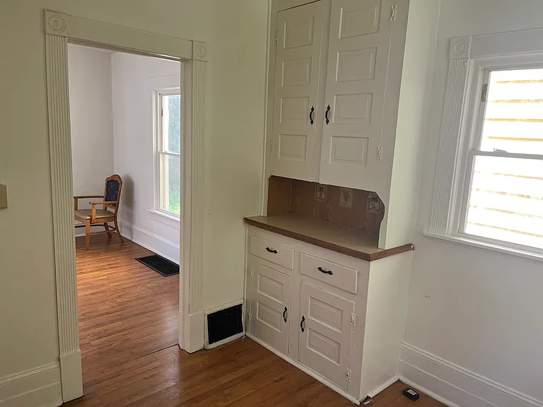 1710 Grace Ave NE — Photo 7