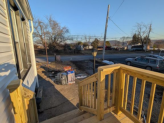 2nd image of 433 Derr Hill Rd