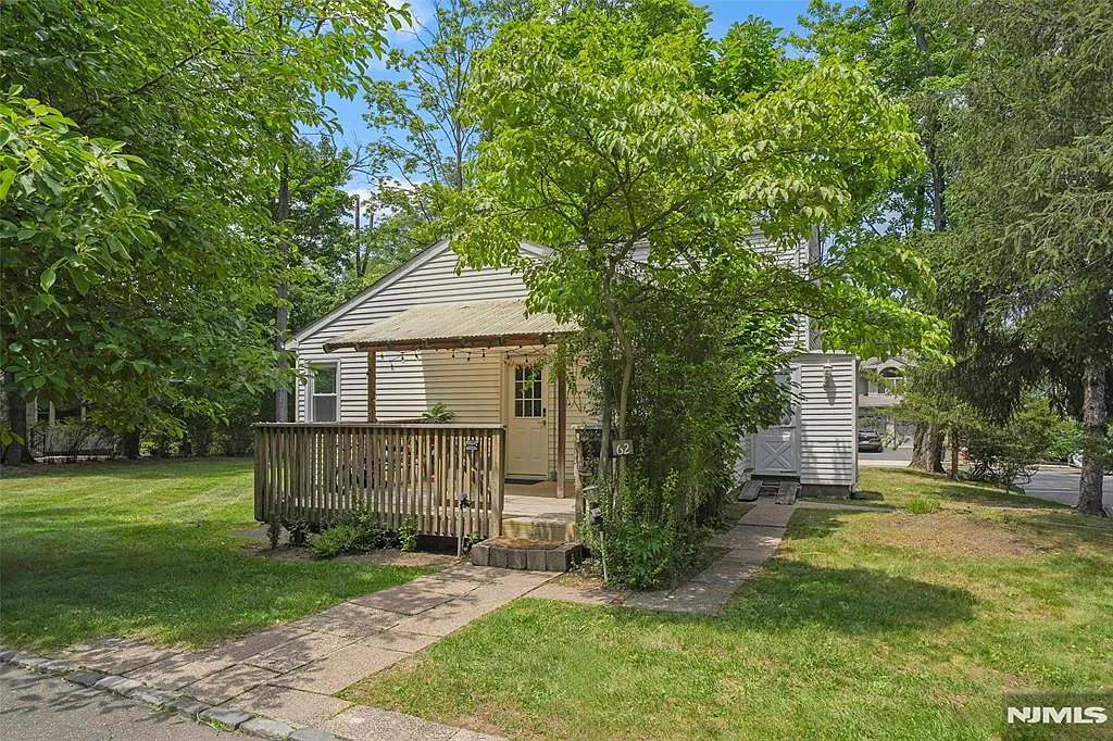 4 bed, 1576 sqft, $4,500 — Photo 1