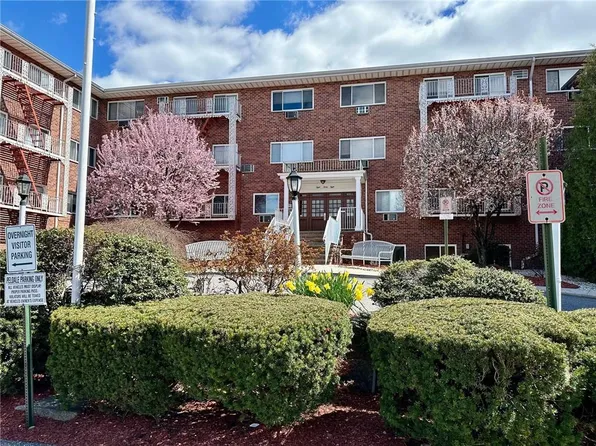 838 Pelhamdale Avenue #2U, New Rochelle, NY 10801