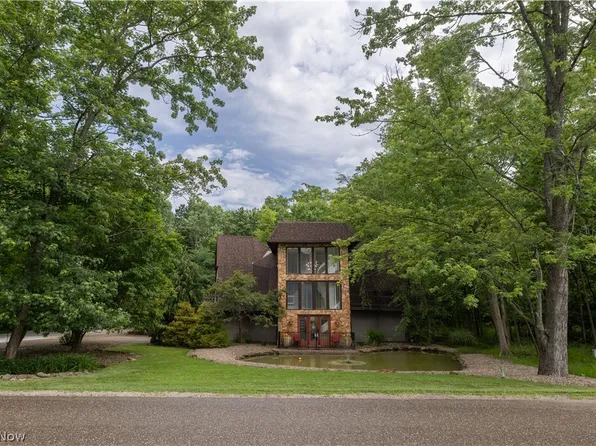 265 Schneiders Crossing Rd NW, Dover, OH 44622