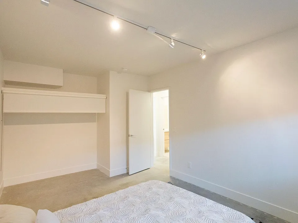 2703 Bellevue Ave #3