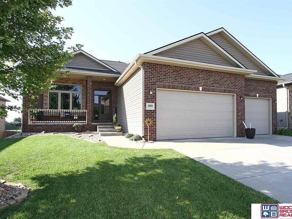 1st image of 2801 Shadowbrook Dr