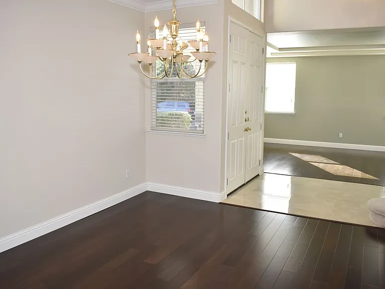 630 Rogers Cir — Photo 4