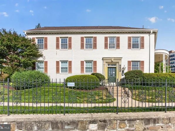 2203 Washington Ave #2203, Silver Spring, MD 20910