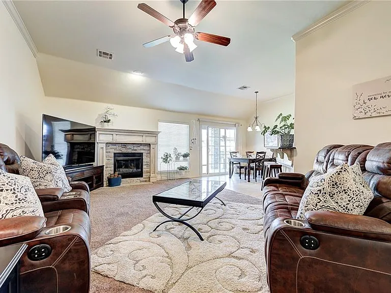 3009 Elmo Way — Photo 5
