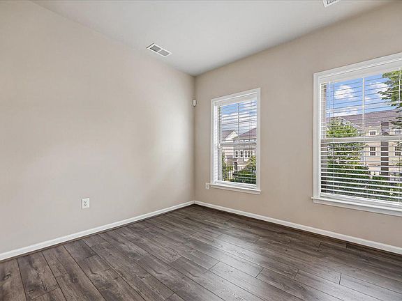 3rd image of 14319 Potomac Heights Ln