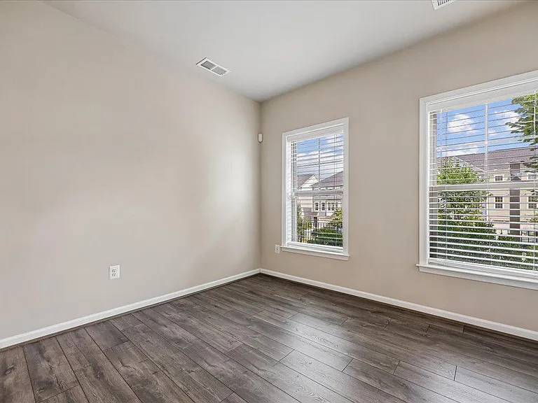 14319 Potomac Heights Ln — Photo 3