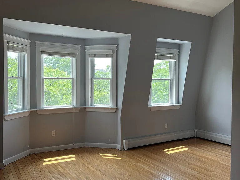 762 E Broadway #4 — Photo 7