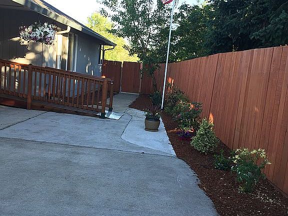 3rd image of 11839 SE Riveridge Dr