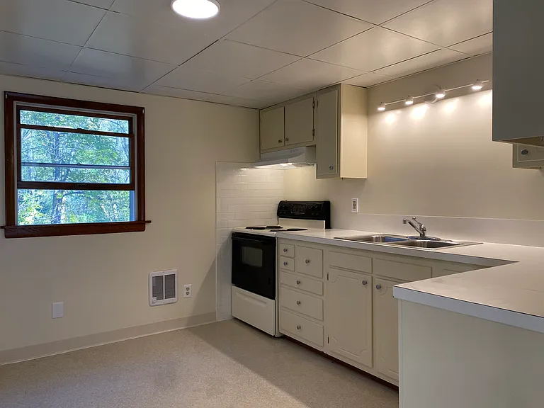 23-25 Maple Ave #25A — Photo 6