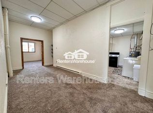 1406 Walnut St #B, Dallas Center, IA 50063