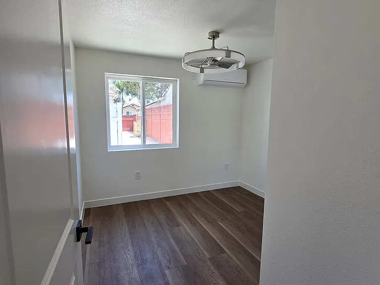 Klinedale Ave — Photo 9
