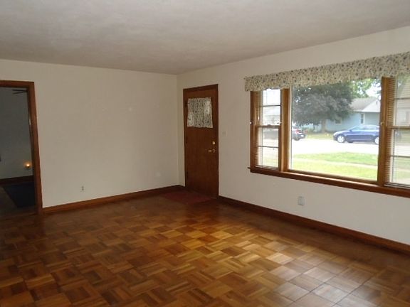 3rd image of 6409 N 1st St