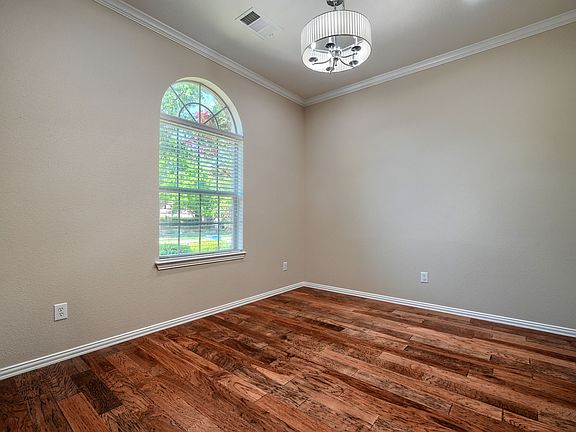 4th image of 10525 Sexton Dr