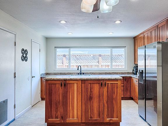 5th image of 2322 Pacheco Place