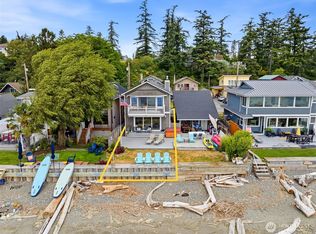 868 Juniper Pointe Ln, Camano Island, WA 98282