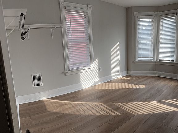 4th image of 31 W Side Ave